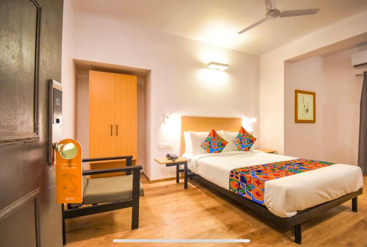 Fabhotel Heera Holiday Inn - Nr Eden Garden Stadium Kolkata Bagian luar foto
