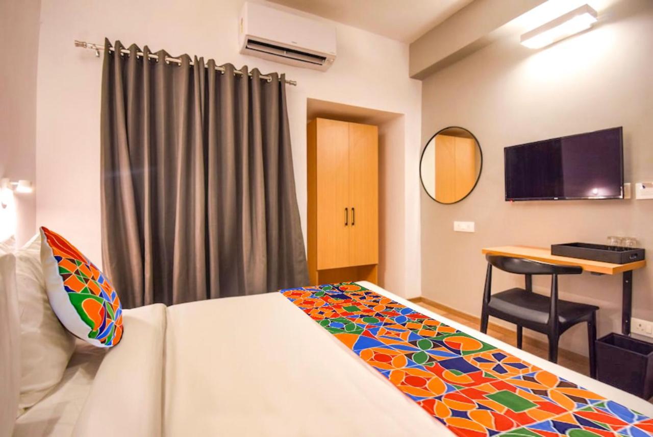 Fabhotel Heera Holiday Inn - Nr Eden Garden Stadium Kolkata Bagian luar foto